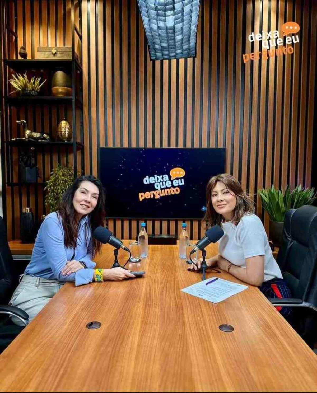 Loredana Kot&iacute;nski e M&aacute;rcia Lasmar no podcast sobre mudan&ccedil;as clim&aacute;ticas e sustentabilidade.  