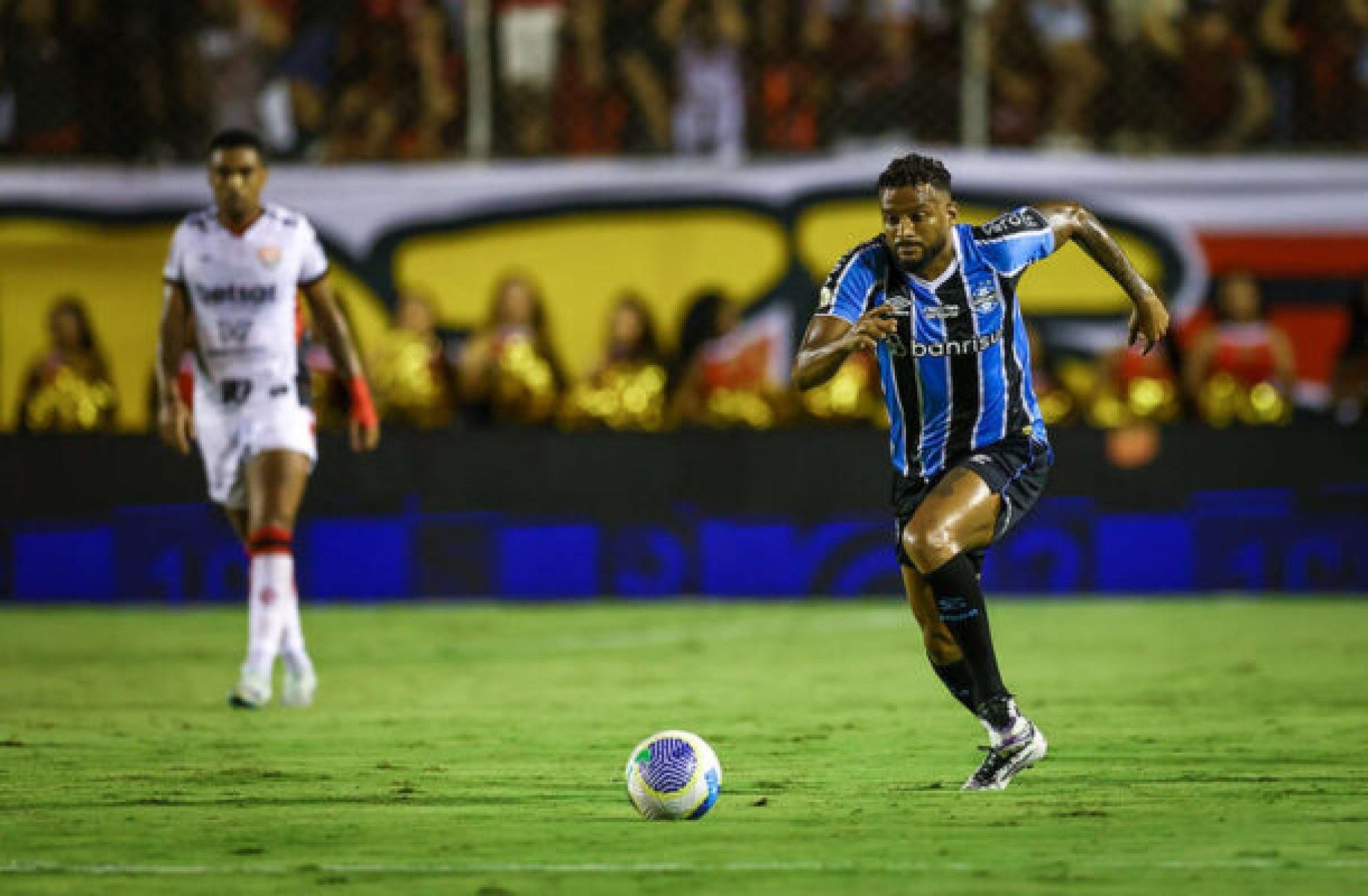 Reinaldo rechaça vontade de seguir no Grêmio: ???Carinho muito grande???