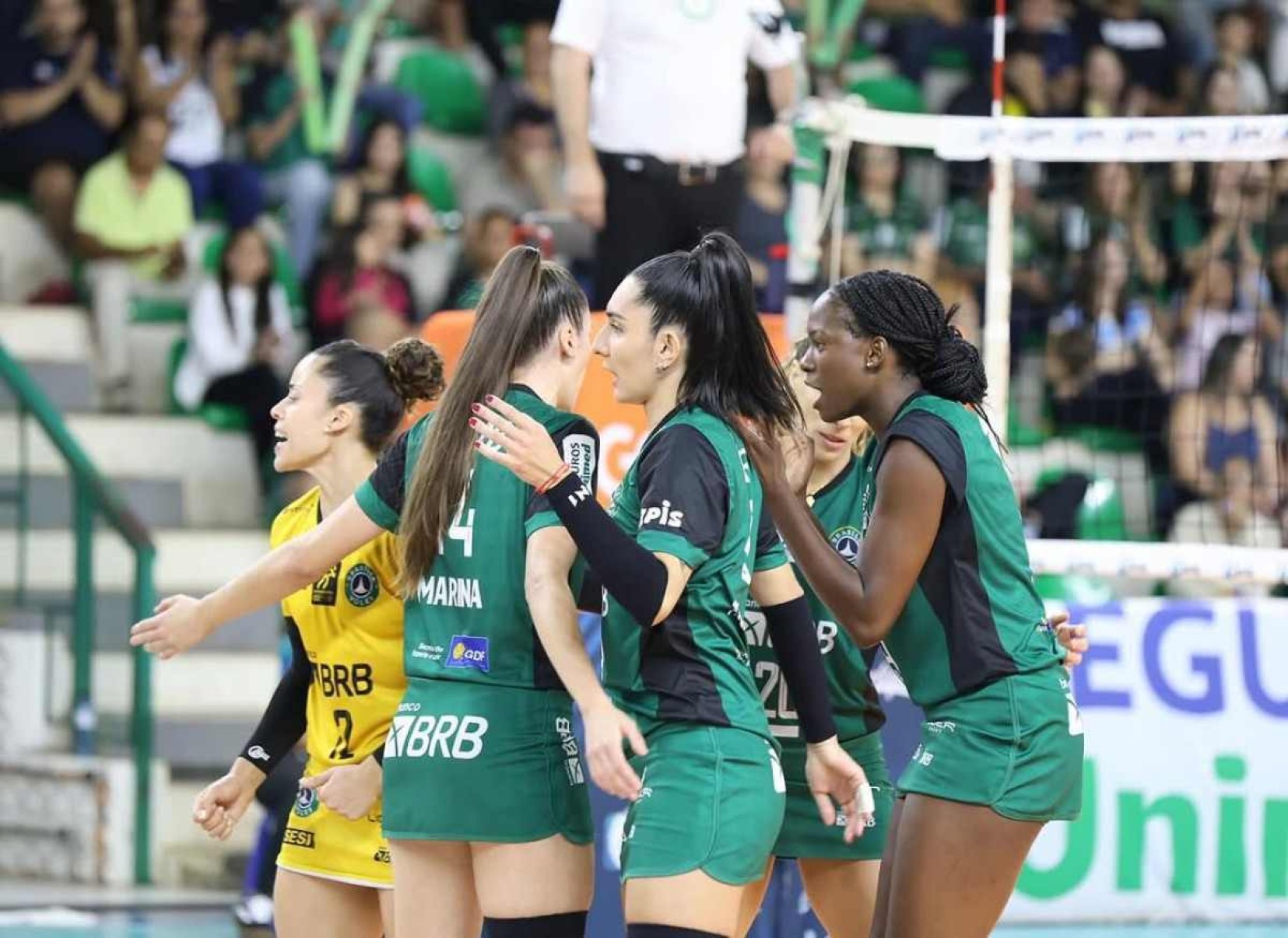 Brasília domina o Pinheiros e vence a quarta na Superliga Feminina