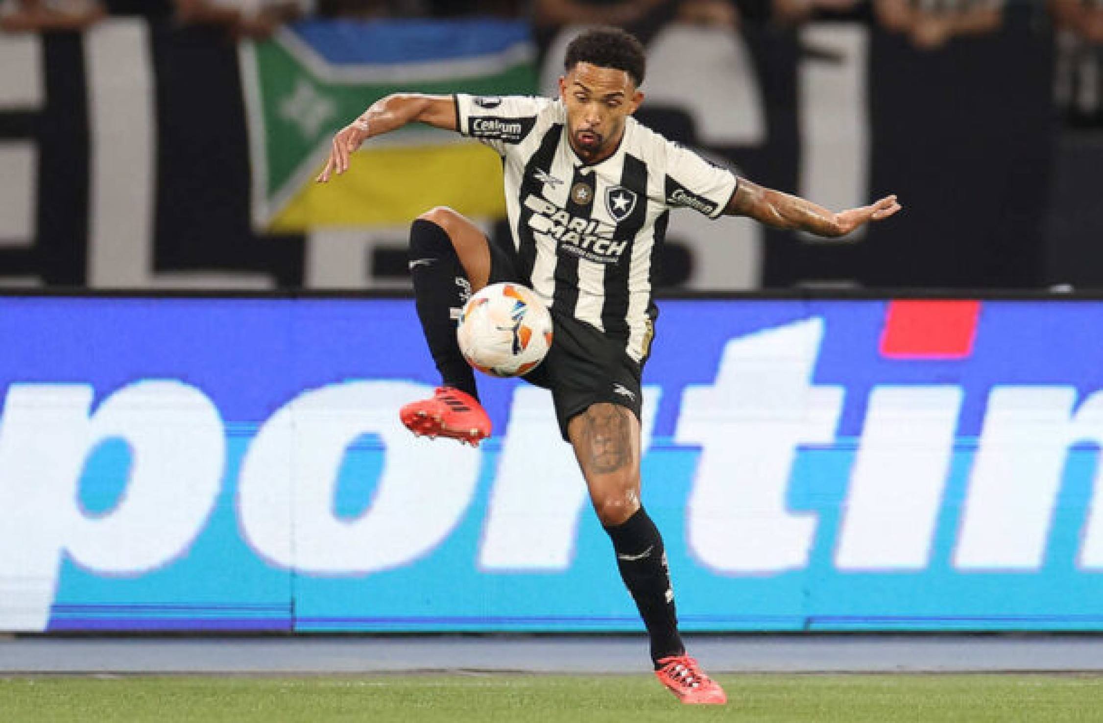 Vitinho é desfalque do Botafogo na Copa Intercontinental