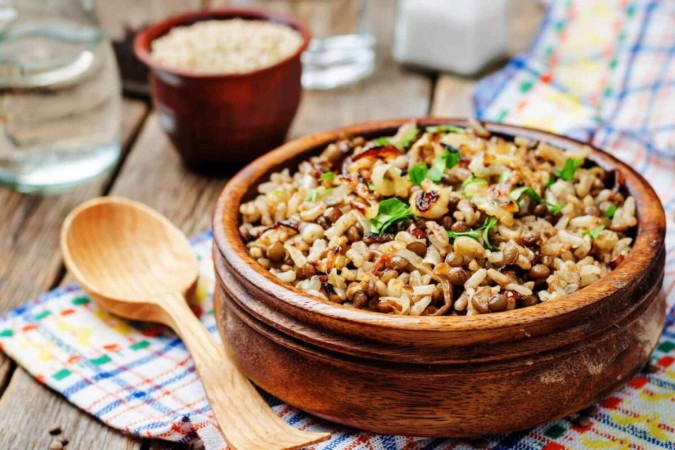 Arroz com lentilha (Imagem: Nataliya Arzamasova | Shutterstock) -  (crédito: EdiCase)