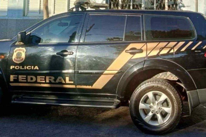 As buscas acontecem em seis residências, na sede da Prefeitura de Augusto de Lima e em um escritório em um posto de combustíveis na cidade - (crédito: Reprodução/Polícia Federal) As buscas acontecem em seis residências, na sede da Prefeitura de Augusto de Lima e em um escritório em um posto de combustíveis na cidade - (crédito: Reprodução/Polícia Federal)