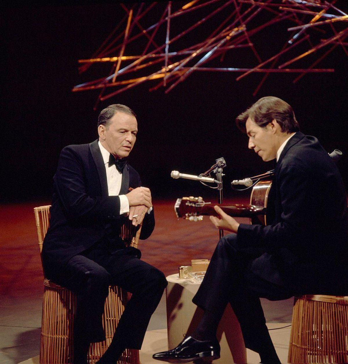 'A música brasileira, que ia muito bem, de repente acabou', disse Tom Jobim à BBC em 1986 sobre ditadura militar; ouça