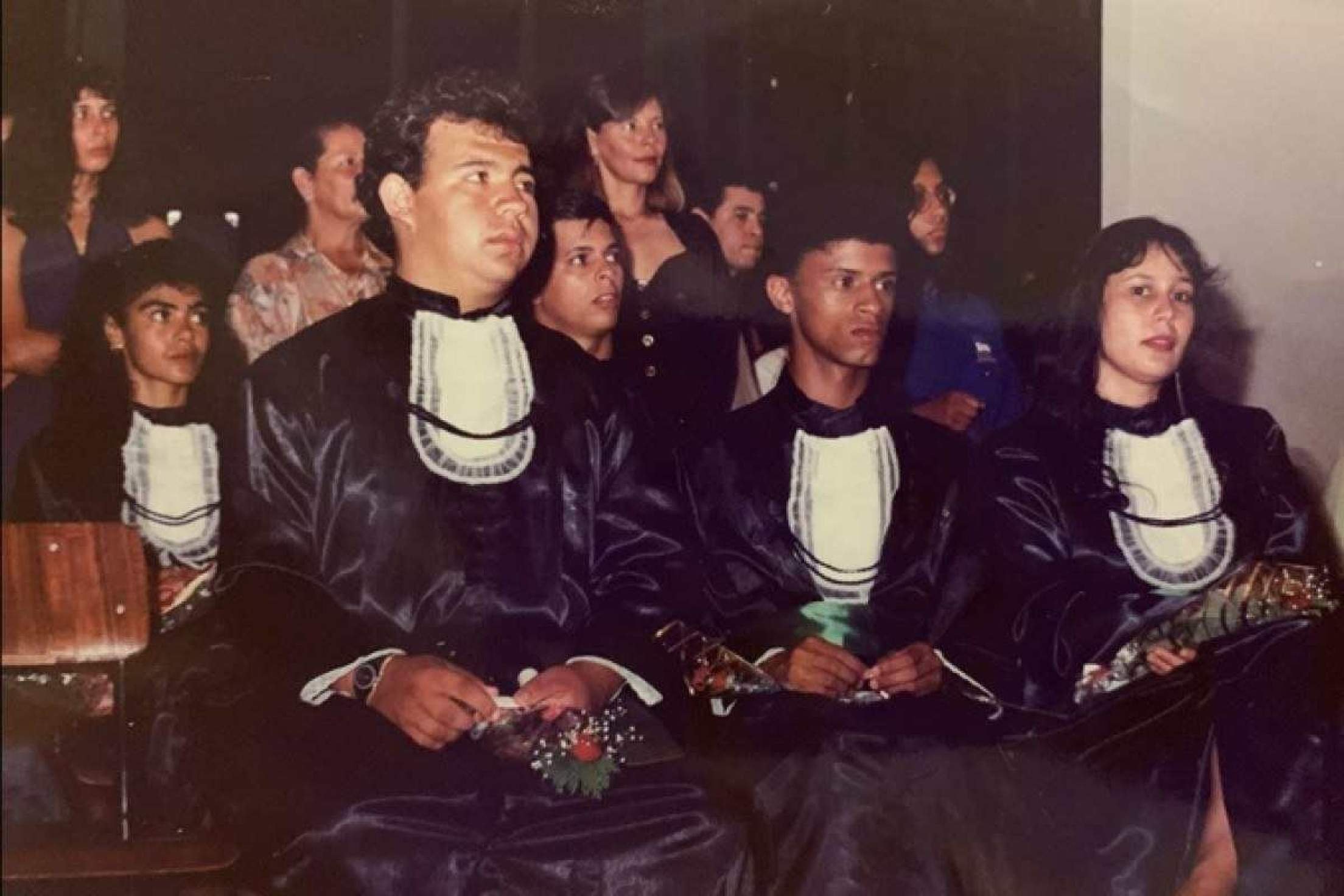 Cerimônia de formatura na Escola Normal