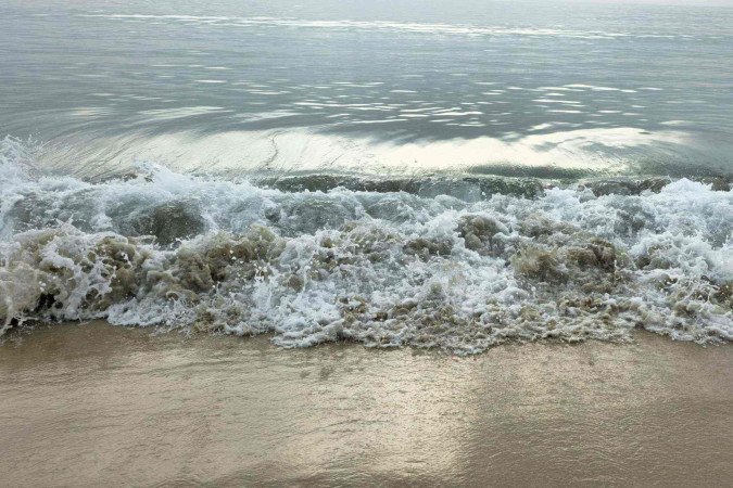 No fundo do oceano, a água passa por fendas na crosta terrestre, onde é aquecida pelo magma subterrâneo -  (crédito: Getty Images)