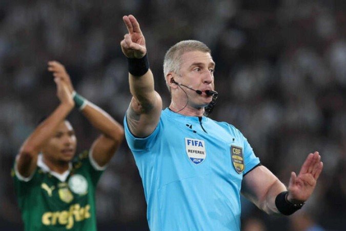 Daronco apitará o confronto entre Botafogo, líder do campeonato, e São Paulo -  (crédito: Foto: Cesar Greco/Palmeiras/by Canon)