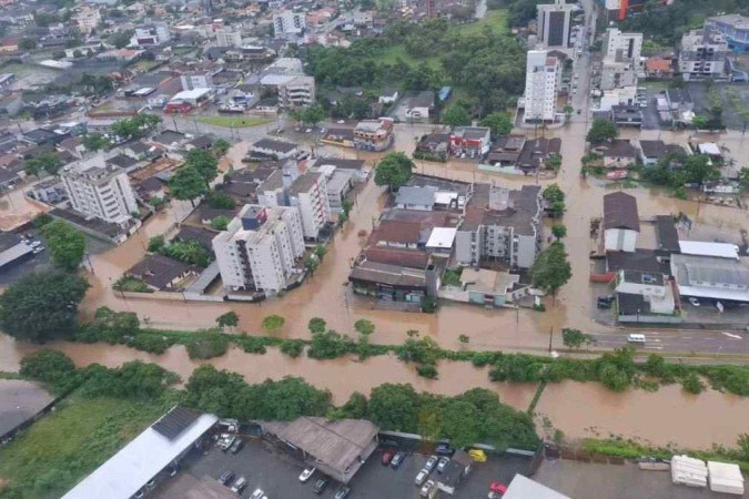 Santa Catarina enfrenta chuva intensa em quase todo estado -  (crédito: Divulgação/Coredec/Joinville)