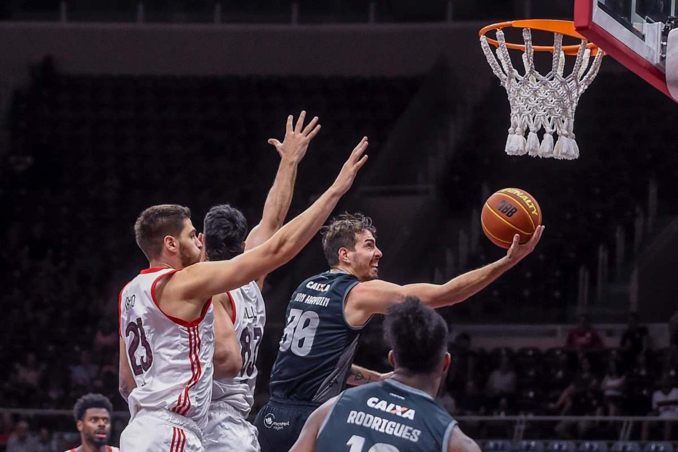 Brasília encerra sequência de vitórias e cai diante do Flamengo no NBB