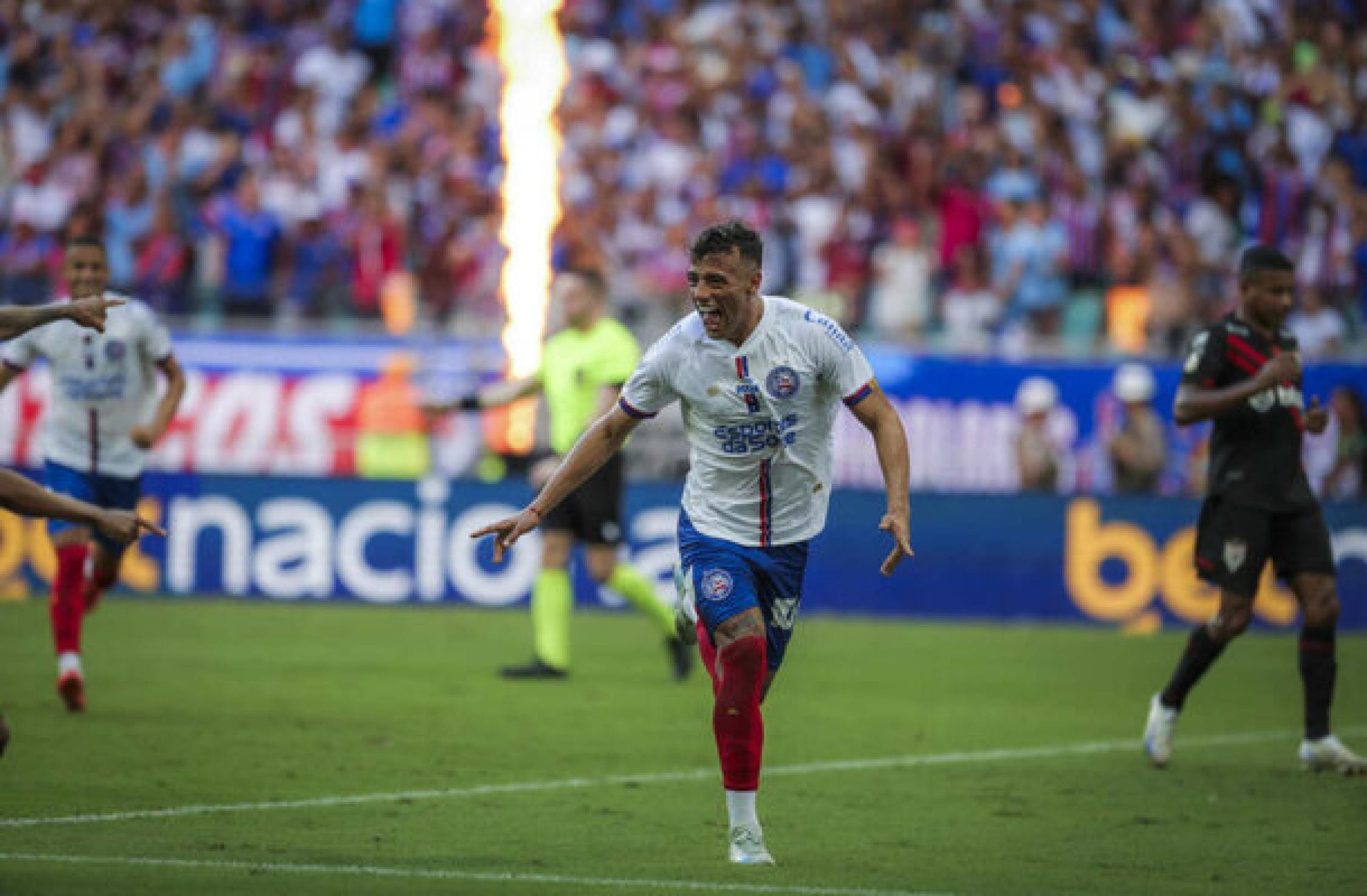 Bahia vence Atlético-GO e garante vaga na fase prévia da Libertadores