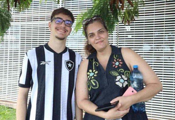 Felipe Wanderloff e a mãe Camili antes da realização do PAS