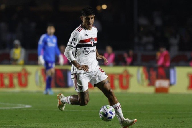 ALAN FRANCO - Um dos melhores do time durante os 90 minutos. Ganhou praticamente todos os duelos na defesa e quase conseguiu evitar a derrota. NOTA: 6,5 - Foto: Rubens Chiri / saopaulofc.net