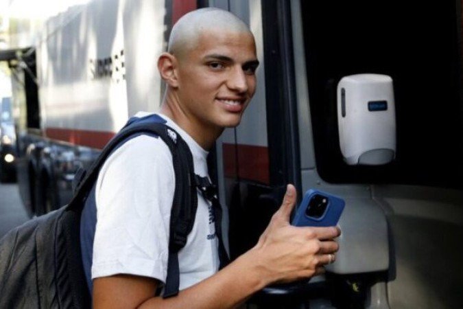 IGÃO - Fez sua estreia no profissional, mas entrou no final da partida e pouco conseguiu fazer. SEM NOTA: - Foto: Rubens Chiri / saopaulofc