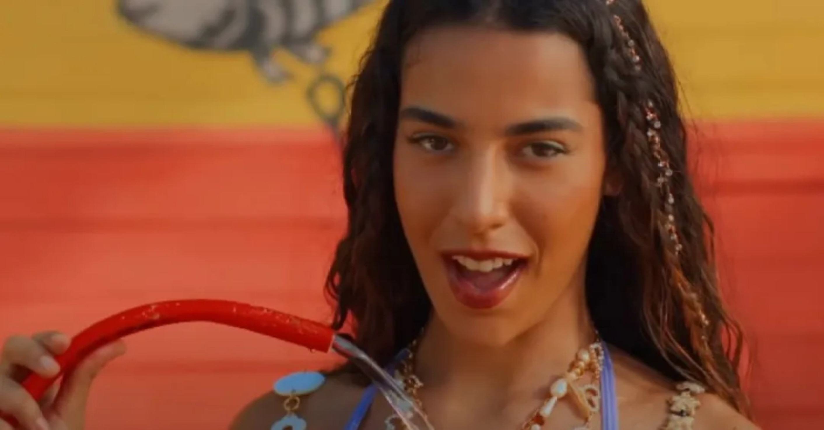 Detalhes sobre o videoclipe de ‘Numa Ilha’, de Marina Sena