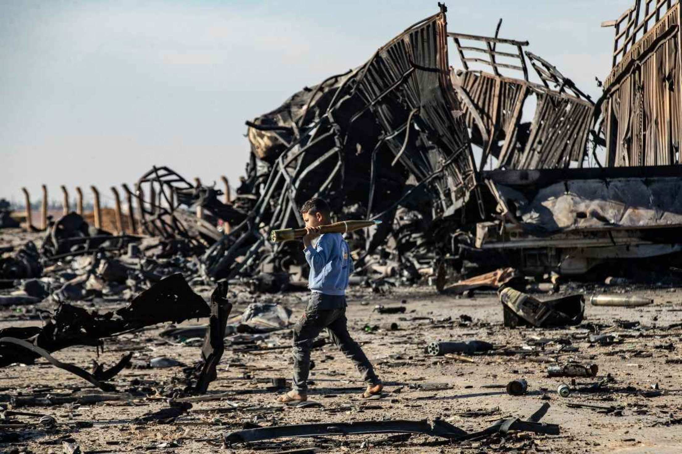 Israel aproveita vácuo de poder e ataca a Síria 