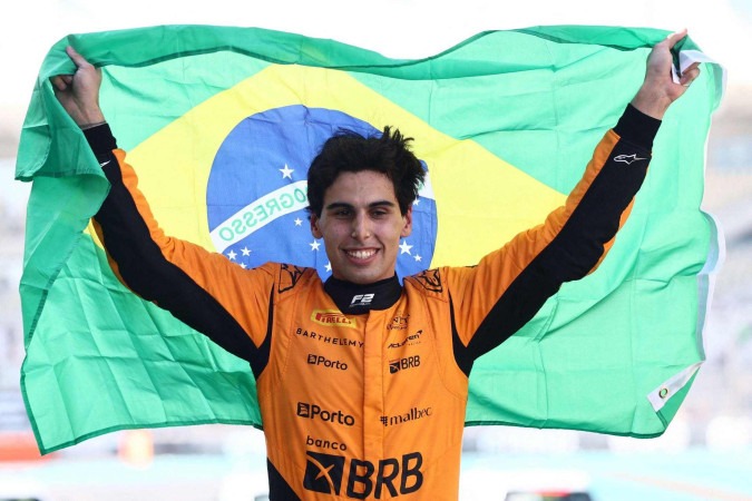 O piloto britânico Lewis Hamilton saiu do 16º lugar no grid de largada para terminar em quarto, na sua última corrida pela Mercedes, o Grande Prêmio de Abu Dhabi. -  (crédito: Getty Images)