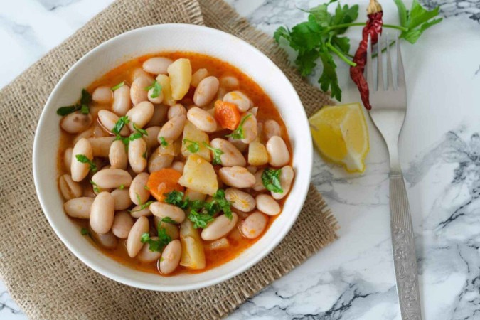 Sopa de feijão-branco (Imagem: Nazile Keskin | Shutterstock) -  (crédito: Edicase)