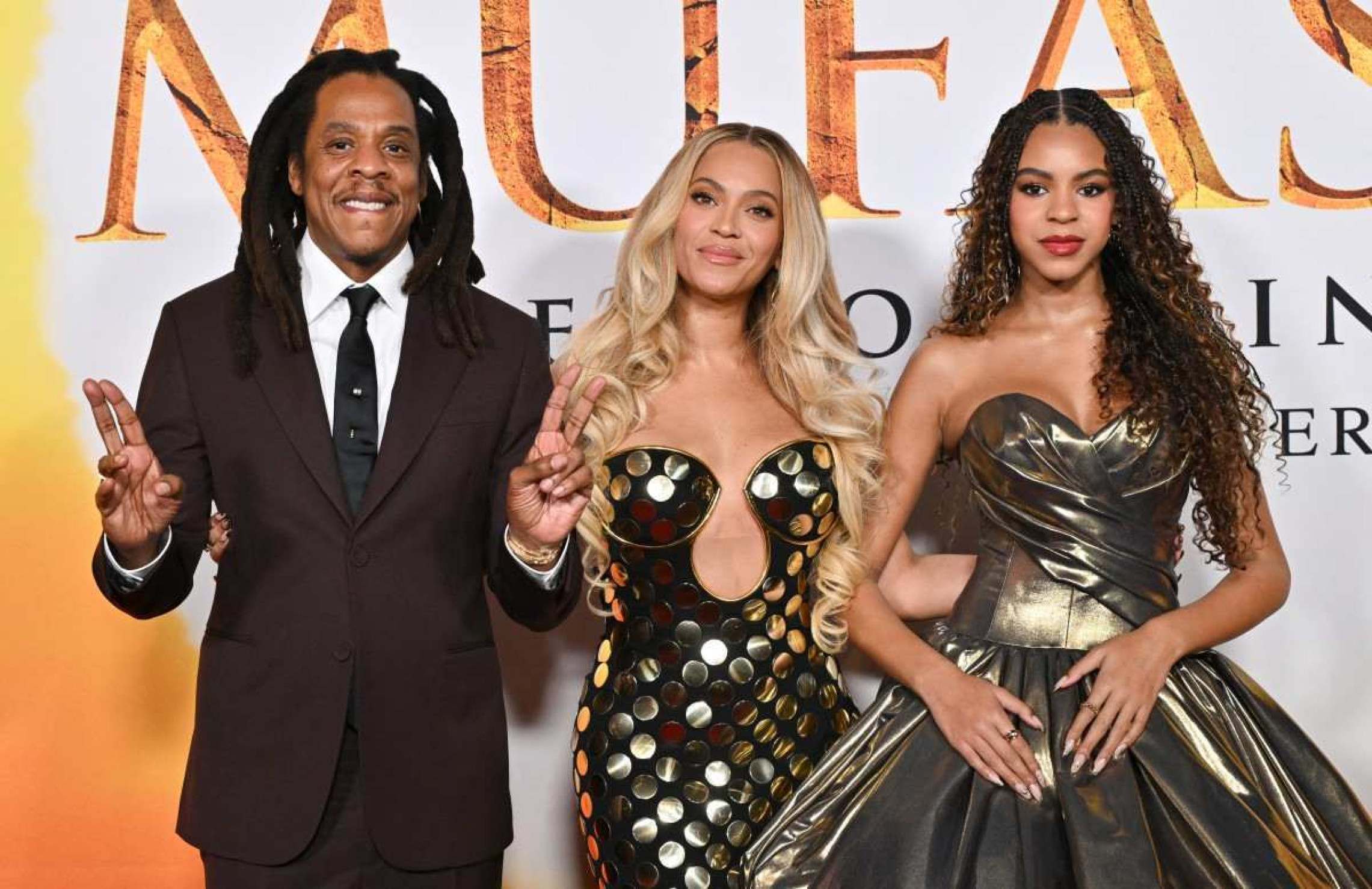 Jay-Z e Beyoncé vão juntos à pré-estreia de 'Mufasa' após denúncia de estupro