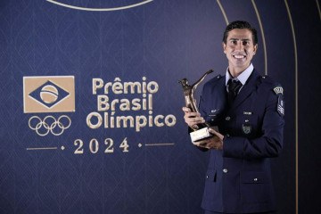  Prêmio Brasil Olímpico 2024.  Atleta Caio Bonfim medalhista olímpico nos Jogos de Paris 2024 recebe o prêmio Atleta da Torcida. -  (crédito:  Alexandre Loureiro/COB)