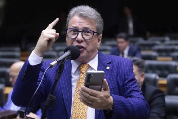 Segundo Bibo Nunes, o texto atingiu o mínimo de assinaturas para tramitar em tempo recorde. Quando foi apresentada, a PEC tinha 187 assinaturas. Segundo a Constituição, são necessárias apenas 171 -  (crédito:  Zeca Ribeiro/Câmara)