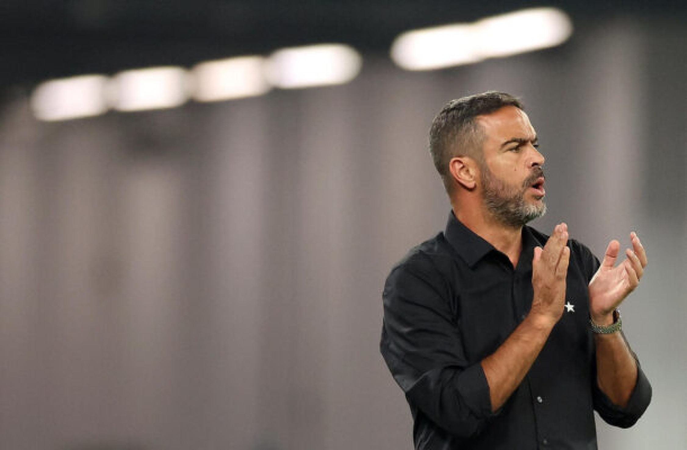 Artur Jorge evita desculpas para eliminação do Botafogo: ‘Não foi um jogo bom’