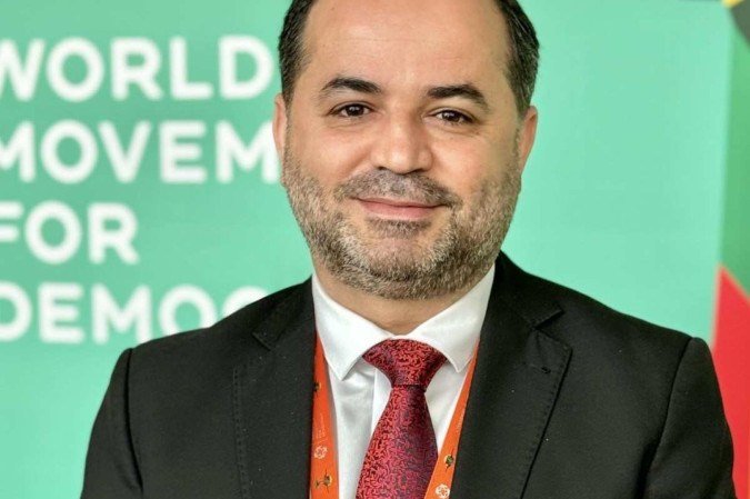 Bassam Alahmad, cofundador e diretor executivo da ONG Syrians for Truth and Justice (Sírios pela Verdade e pela Justiça)