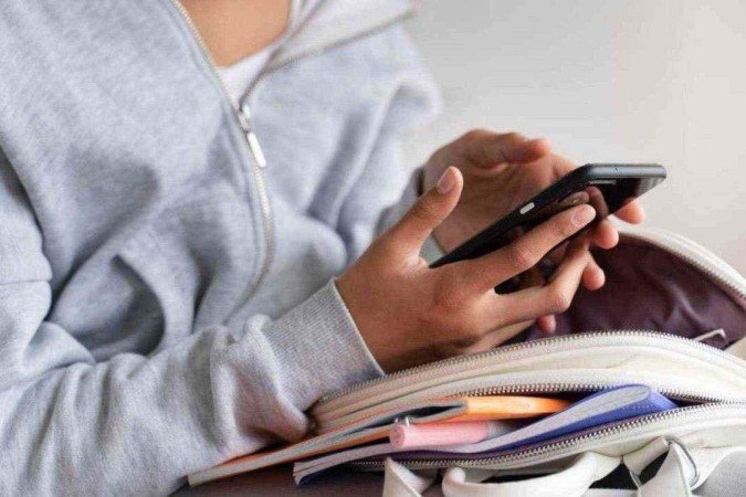 O pagamento de apostas por menores de 18 anos costuma acontecer de diversas formas, sendo as mais comuns via Pix e cartões pré-pagos - (crédito: Reprodução/Redes Sociais) O pagamento de apostas por menores de 18 anos costuma acontecer de diversas formas, sendo as mais comuns via Pix e cartões pré-pagos - (crédito: Reprodução/Redes Sociais)