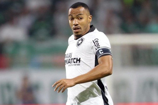 FREITAS - Econtrou alguns bons passes que faltaram ao meio de campo alvinegro. O time, de fato, sentiu sua falta - NOTA: 6,5- Foto: Vitor Silva/Botafogo