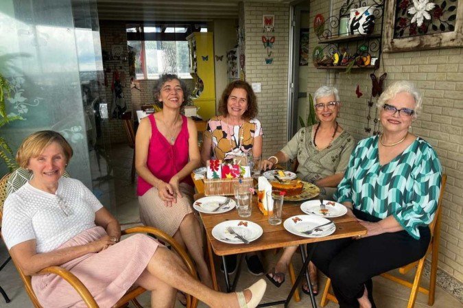 Coletivo Mulheres Maduras (Maduh) se prepara para lançar coletânea de crônicas, contos e poesia - (crédito: Carol Moura/CB/D.A. Press) Coletivo Mulheres Maduras (Maduh) se prepara para lançar coletânea de crônicas, contos e poesia - (crédito: Carol Moura/CB/D.A. Press)
