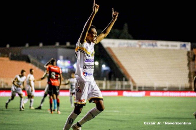 Santos negocia a contratação do zagueiro Luisão - (crédito: Foto: Ozzair Jr. Novorizontino) Santos negocia a contratação do zagueiro Luisão - (crédito: Foto: Ozzair Jr. Novorizontino)