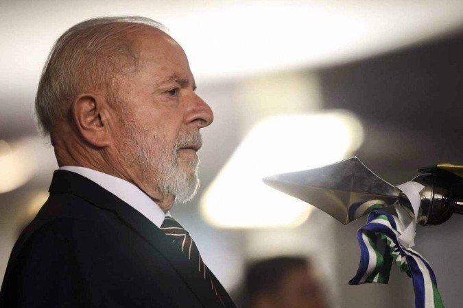 Segundo Roberto Kalil Filho, médico pessoal do presidente, o procedimento foi um sucesso e Lula está Segundo Roberto Kalil Filho, médico pessoal do presidente, o procedimento foi um sucesso e Lula está