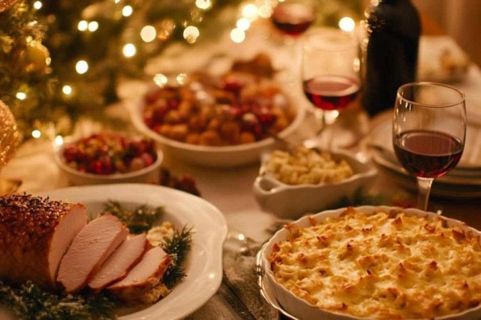 Alguns alimentos presente na ceia de Natal e Ano Novo podem piorar o refluxo - (crédito: Foto: Reprodução) Alguns alimentos presente na ceia de Natal e Ano Novo podem piorar o refluxo - (crédito: Foto: Reprodução)