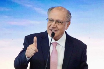 Alckmin destacou que a população está com "mais salário, mais renda e vivendo melhor" -  (crédito: Cadu Gomes/VPR)