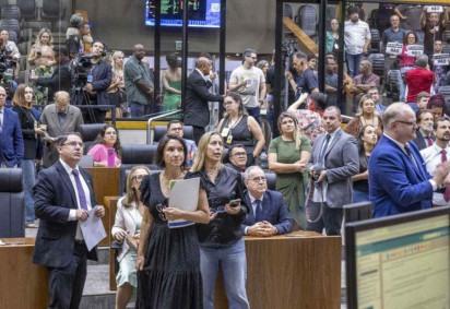 A votação foi tensa, com as galerias da Câmara tomadas por manifestantes favoráveis e contrários à iniciativa -  (crédito:  Fernando Antunes/CMPA)