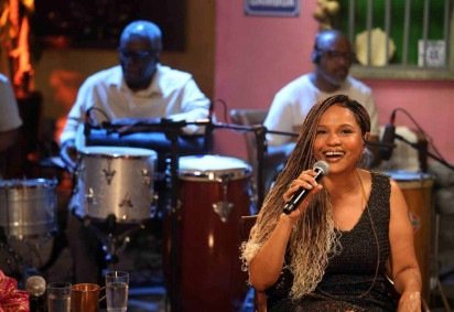 Teresa Cristina no comando do Samba na Gamboa: sensação de pertencimento -  (crédito: Tomaz Silva/Agência Brasil) -Teresa Cristina no comando do Samba na Gamboa: sensação de pertencimento -  (crédito: Tomaz Silva/Agência Brasil)