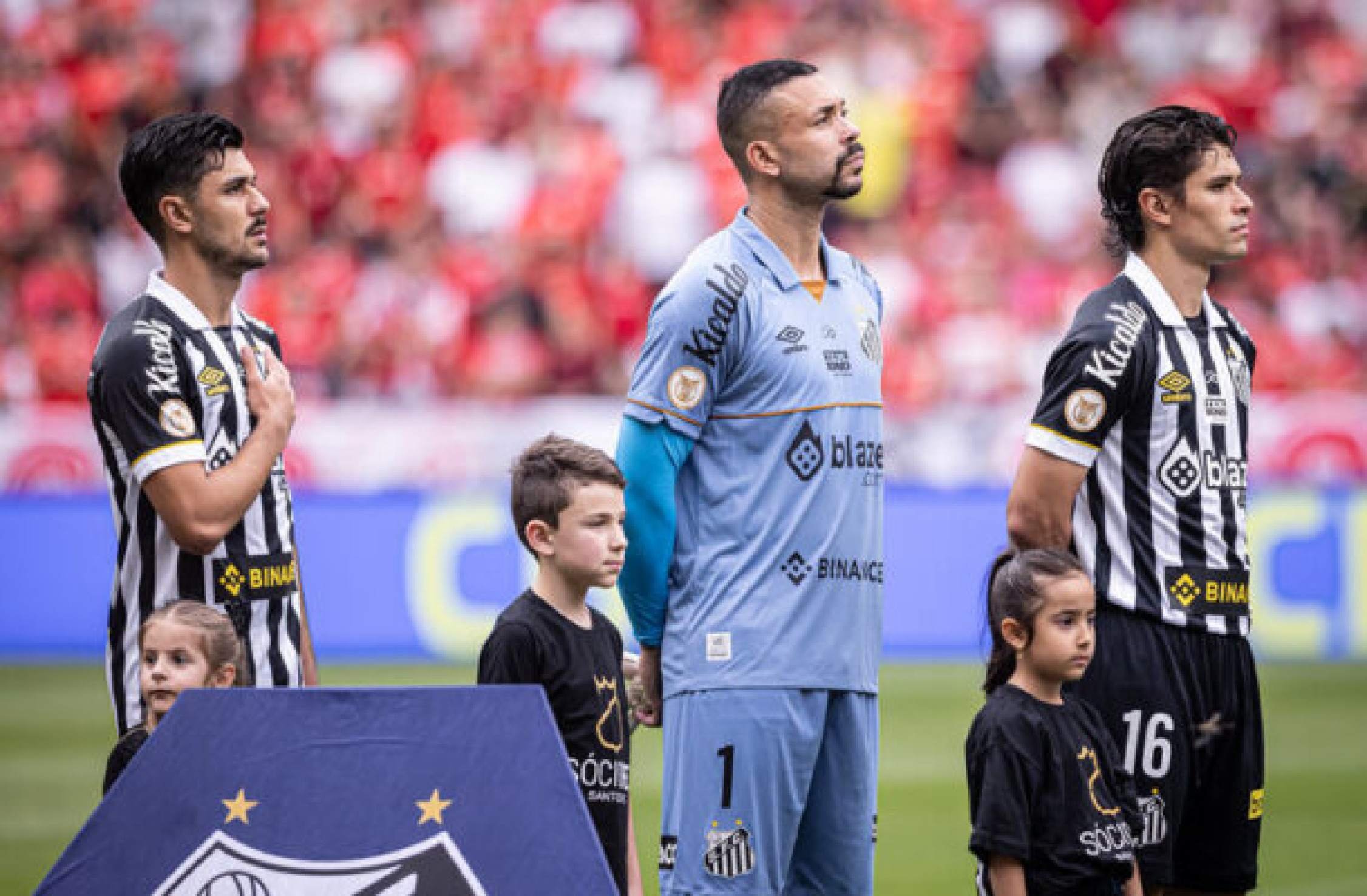 Vladimir vai à justiça tentar rescisão de contrato com o Santos