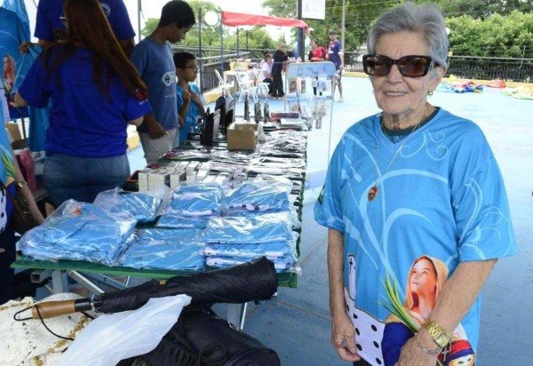  13/12/2024 Crédito: Marcelo Ferreira/CB/D.A Press. Brasil. Brasília - DF -  Samambaia, Paróquia de Santa Luzia comemora o dia de Santa Luzia. Dona Maria da Conceição Pacheco.