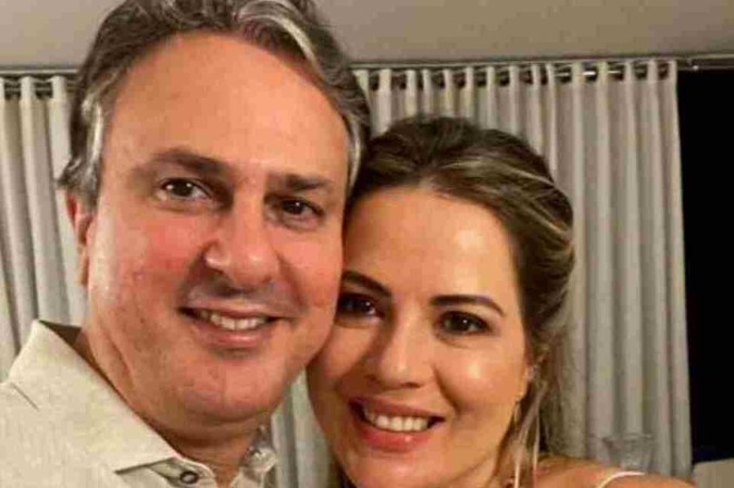 Onélia com Camilo: com votação secreta e 41 parlamentares presentes, o placar ficou em 36 votos a 5 -  (crédito: Reprodução/Instagram)