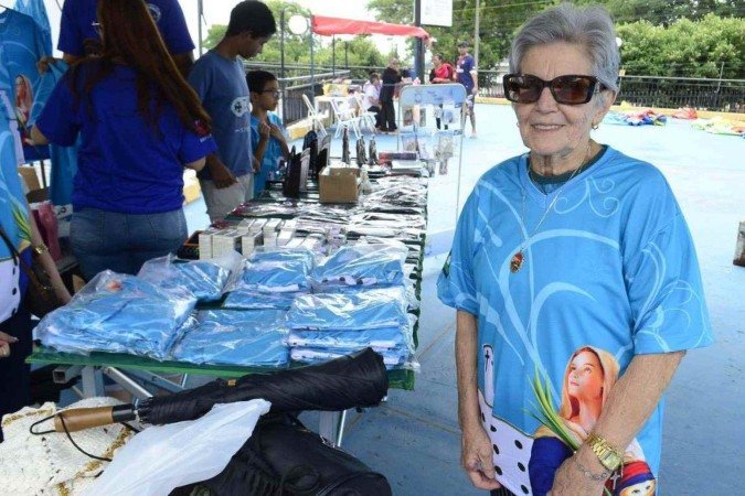  13/12/2024 Crédito: Marcelo Ferreira/CB/D.A Press. Brasil. Brasília - DF -  Samambaia, Paróquia de Santa Luzia comemora o dia de Santa Luzia. Dona Maria da Conceição Pacheco.