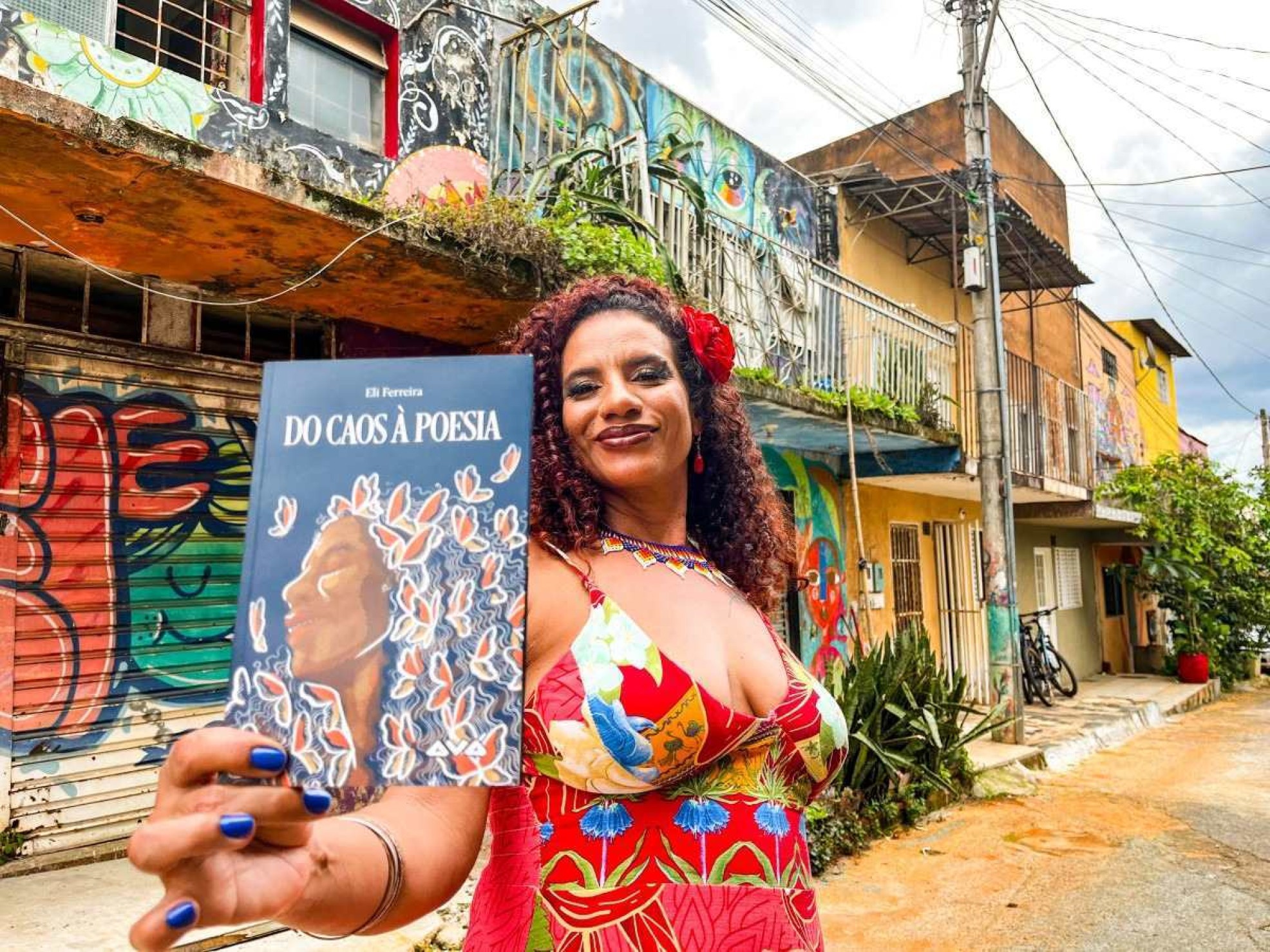 Poeta residente do Mercado Sul lança livro de poesia nesta sexta (13/12)