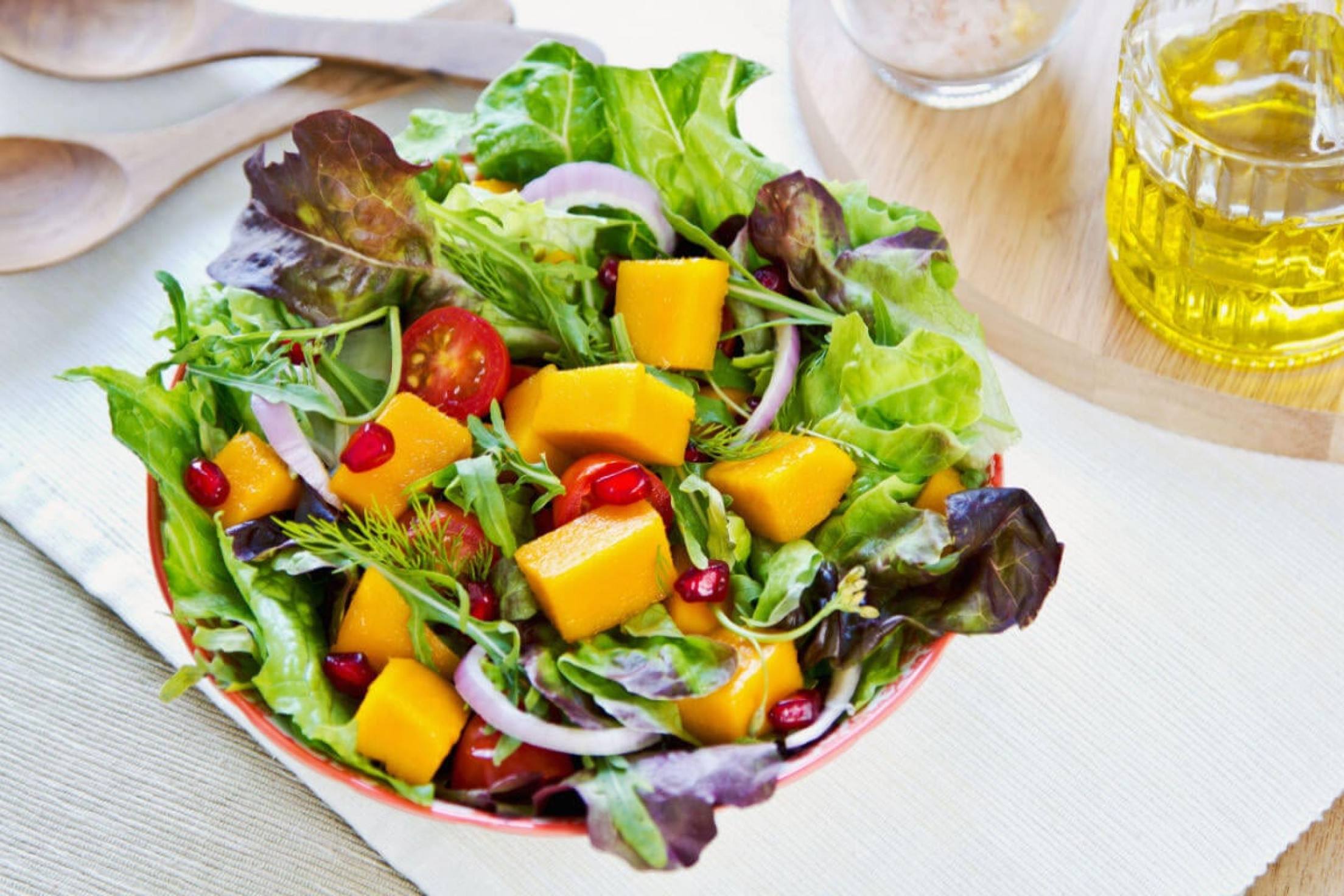 7 saladas fit para ajudar a emagrecer