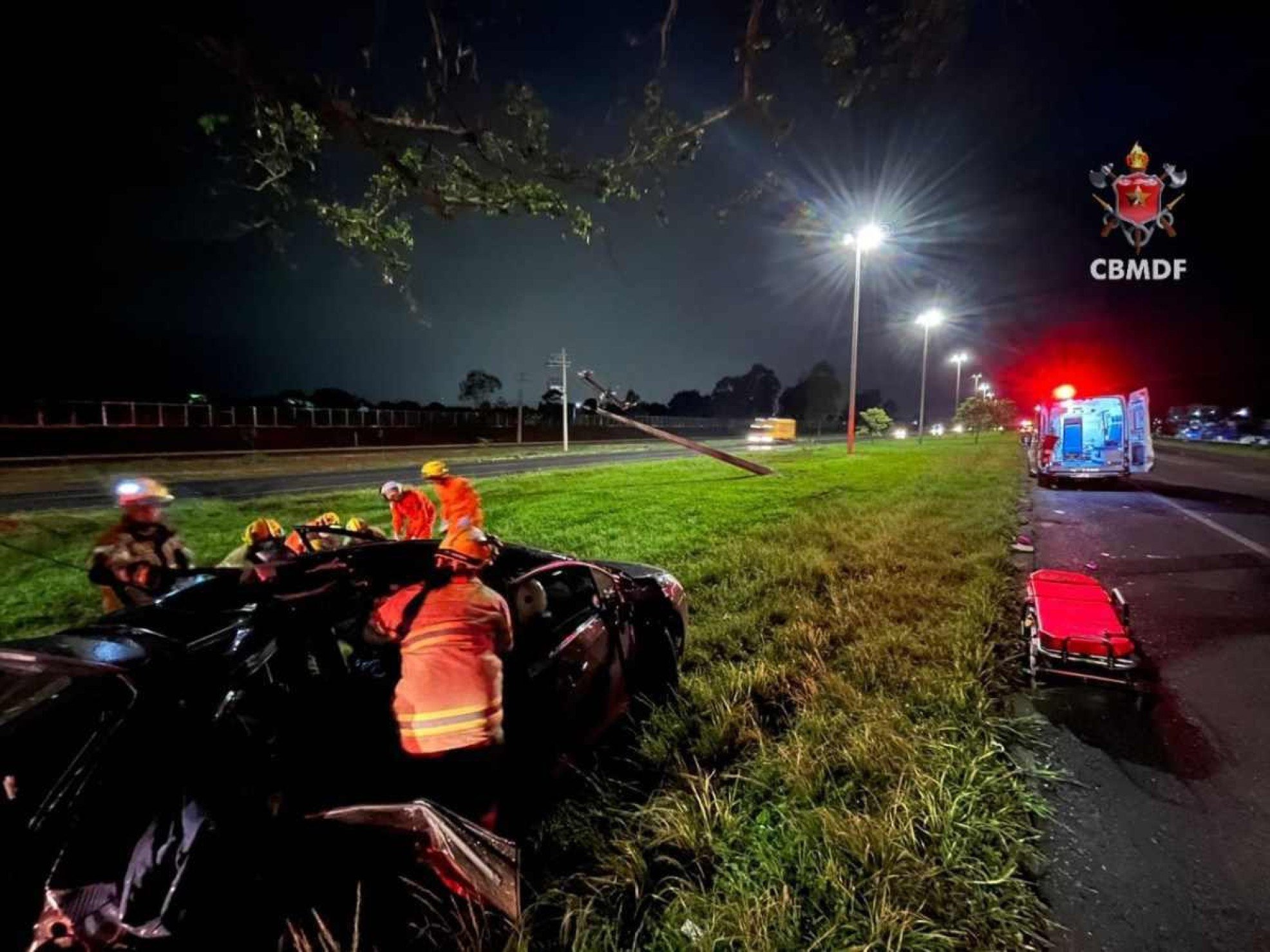 Colis&atilde;o ocorreu na madrugada desta sexta-feira (13)