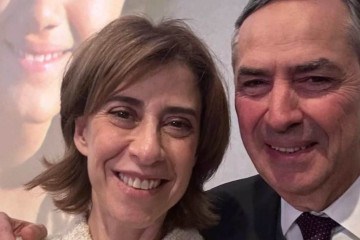 Barroso publicou uma foto ao lado de Fernanda Torres e elogiou o filme 'Ainda estou aqui' -  (crédito: Reprodução/Instagram/lrobertobarroso)