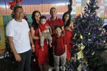  Darley e Adriele Dourado festejaram com toda a família -  (crédito: Minervino Júnior/CB/D.A.Press)