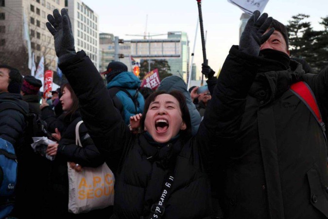 Parlamento da Coreia do Sul aprova impeachment de presidente por lei marcial -  (crédito: BBC Geral)