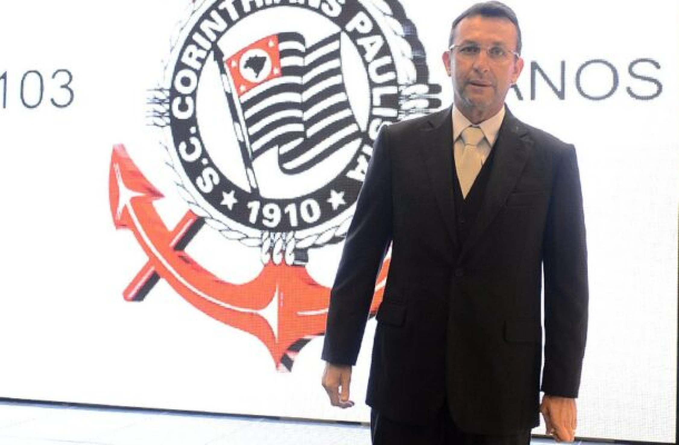 Neto será homenagado com busto no Corinthians