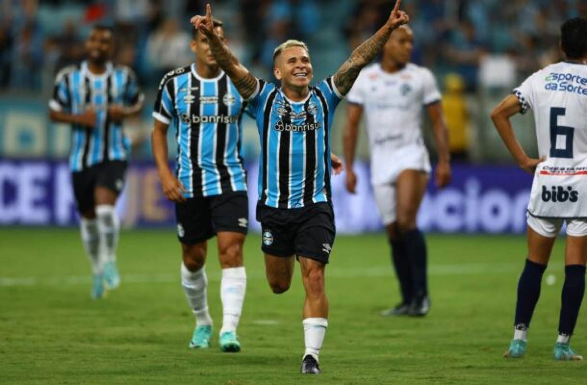 Emprestado ao Grêmio, Soteldo desperta interesse no Cruzeiro