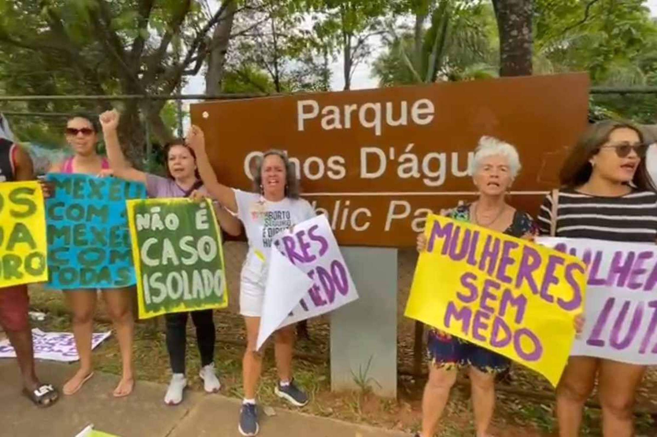 Mulheres manifestam por segurança no Parque Olhos d'Água neste sábado (14/12)