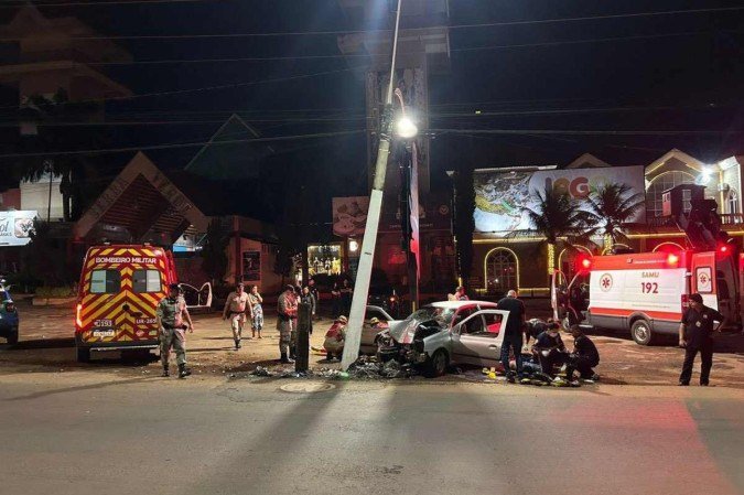 Bombeiros em Caldas Novas foram acionados para grave acidente, no Setor Solar de Caldas Novas
- (crédito: CBMGO) Bombeiros em Caldas Novas foram acionados para grave acidente, no Setor Solar de Caldas Novas
- (crédito: CBMGO)
