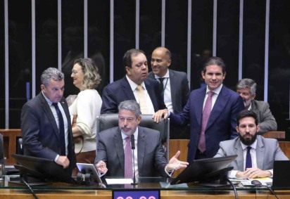 Pressão dos partidos de centro por mais espaço no governo Lula tem o apoio do presidente da Câmara, Arthur Lira, que deixa o cargo em fevereiro -  (crédito: Bruno Spada/Câmara dos Deputados)