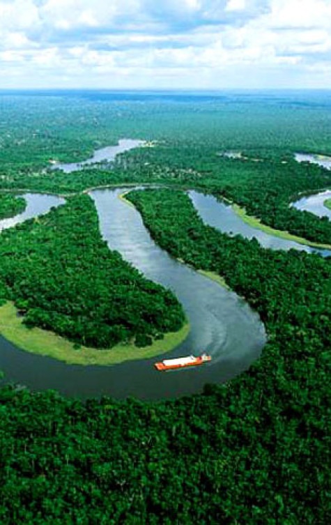 1º - Rio Amazonas – Maior curso de água do território brasileiro e segundo do mundo, com 6.937 km de comprimento. Sua nascente está situada na parte peruana da Cordilheira dos Andes e o rio desemboca no Oceano Atlântico.  -  (crédito: Claudia Torres - Flickr)